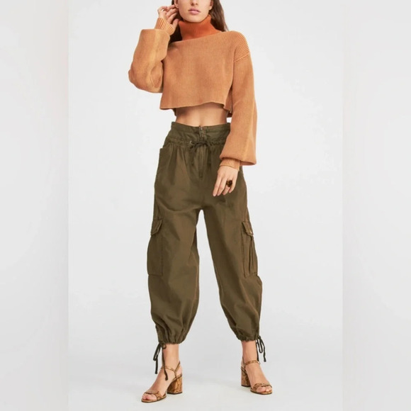 Free People Fly Away Parachute Pant in Army high-waist cargo pockets  size 0 - Picture 1 of 10